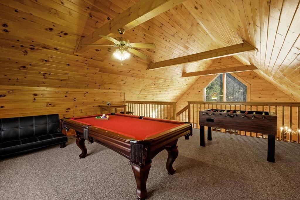 Beautiful 2 Bed Cabin With Hot Tub And Resort Pool Sevierville Exterior foto