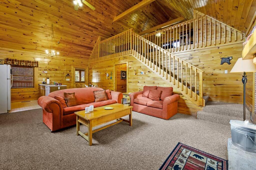 Beautiful 2 Bed Cabin With Hot Tub And Resort Pool Sevierville Exterior foto