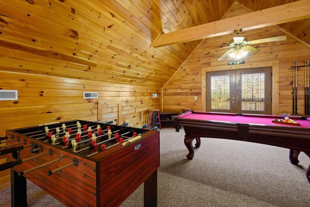 Beautiful 2 Bed Cabin With Hot Tub And Resort Pool Sevierville Exterior foto