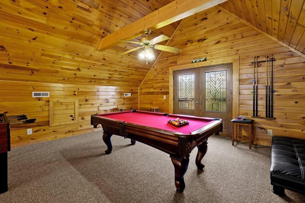 Beautiful 2 Bed Cabin With Hot Tub And Resort Pool Sevierville Exterior foto