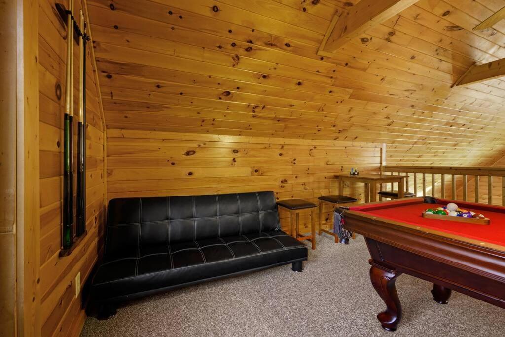 Beautiful 2 Bed Cabin With Hot Tub And Resort Pool Sevierville Exterior foto